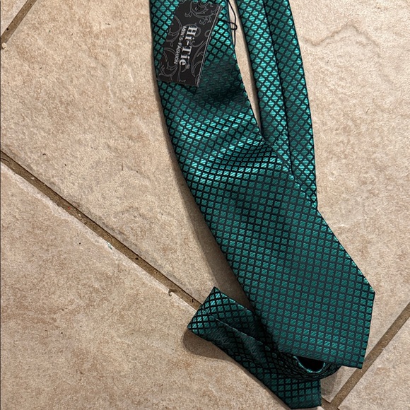 Hi Tie Other - Stylish Green Geometric Tie by
